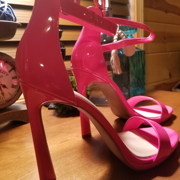Jessica Simpson Ankle Strap Heels (10M) - Picture 10 of 16